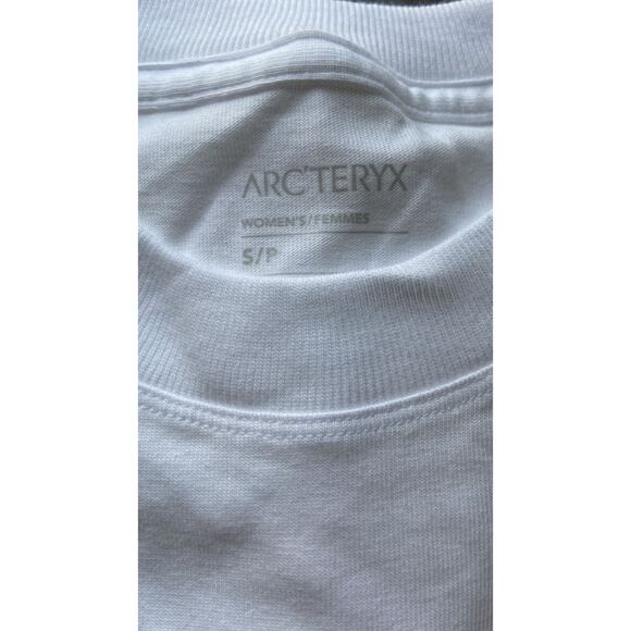 New Womens S White Gray Arcteryx SS T Shirt - Picture 2 of 3